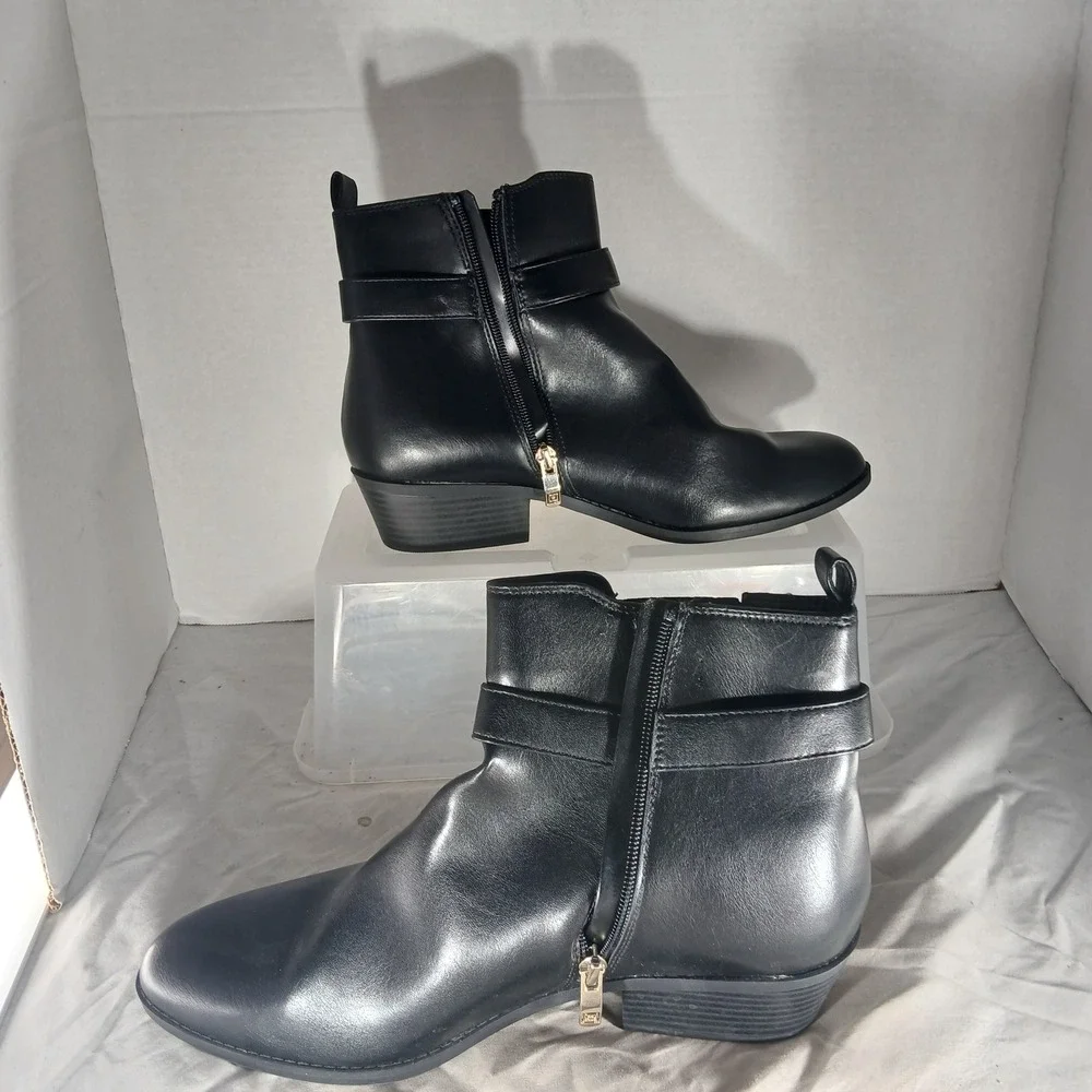 Liz Claiborne‎ Ankle Boots 11 Black Gold Buckle Strap Block Heel Zip Booties